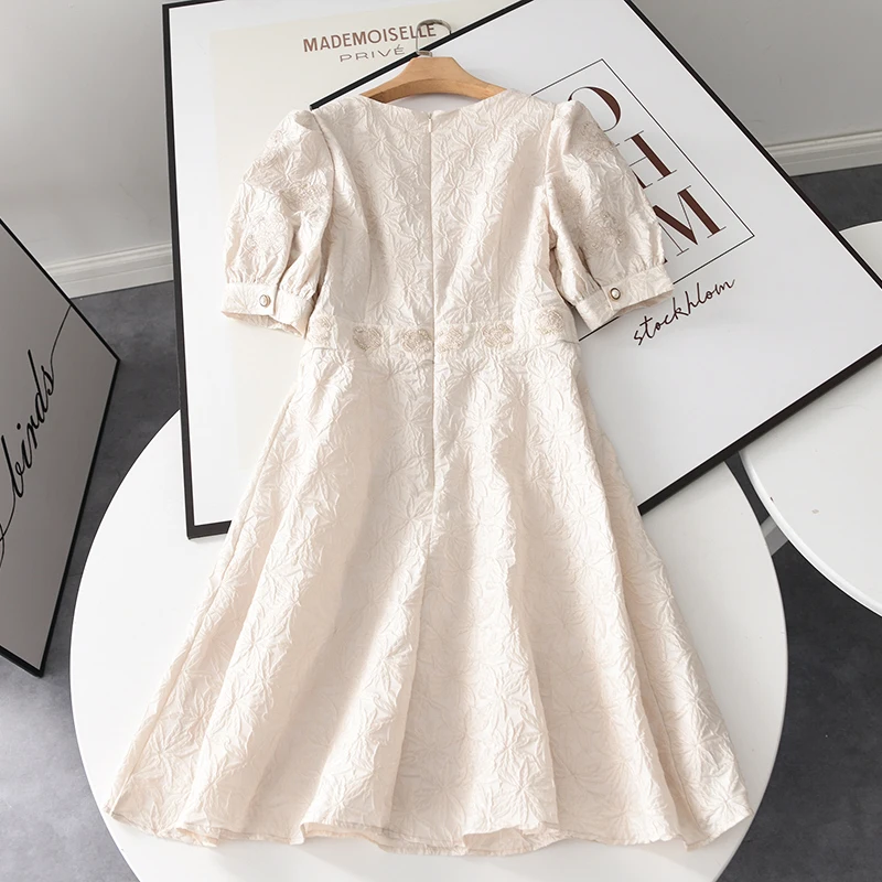 FOLOBE 2021 Elegant Embroidery Dresses Women Beaded Square Collar Puff Sleeve A-line Formal Party Dress Female vestido feminino 
FOLOBE 2021 Elegant Embroidery Dresses Women Beaded Square Collar Puff Sleeve A-line Formal Party Dress Female vestido feminino