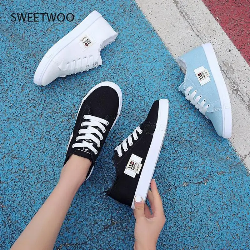 Tenis white shoes women fashion shoes low cut canvas shoes round toe round strap casual shoes
Tenis white shoes women fashion shoes low cut canvas shoes round toe round strap casual shoes