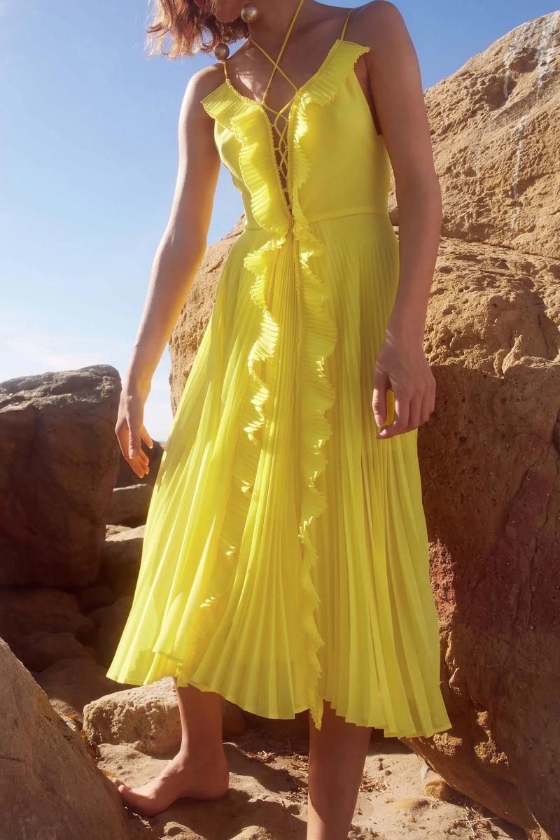 French Minority Yellow Dress Care Machine Cross Halter Skirt Slim Yellow Pleated Skirt
French Minority Yellow Dress Care Machine Cross Halter Skirt Slim Yellow Pleated Skirt