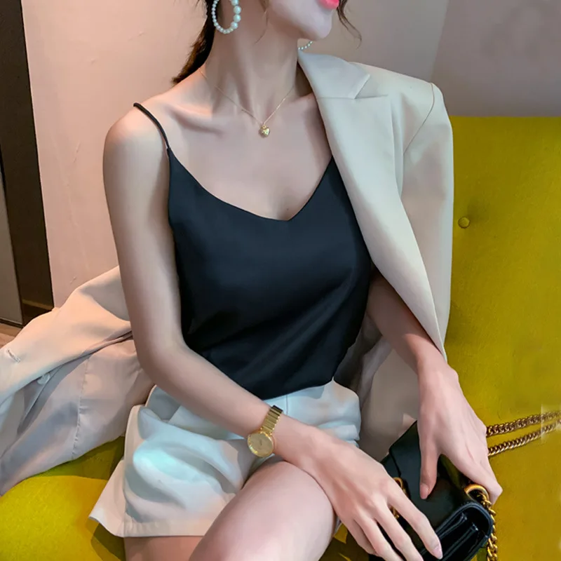 Silk Satin Camisole Women's Summer Solid Color With Sexy Suspenders and V-Neck Jacket Women's New Style 2021
Silk Satin Camisole Women's Summer Solid Color With Sexy Suspenders and V-Neck Jacket Women's New Style 2021