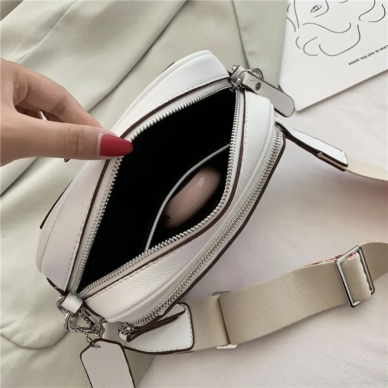 Quality Bags For Women 2020 Fashion Wild Small Square Bag Wide Straps Female Shoulder Bag Casual Solid Color Lady Messenger Bag
Quality Bags For Women 2020 Fashion Wild Small Square Bag Wide Straps Female Shoulder Bag Casual Solid Color Lady Messenger Bag