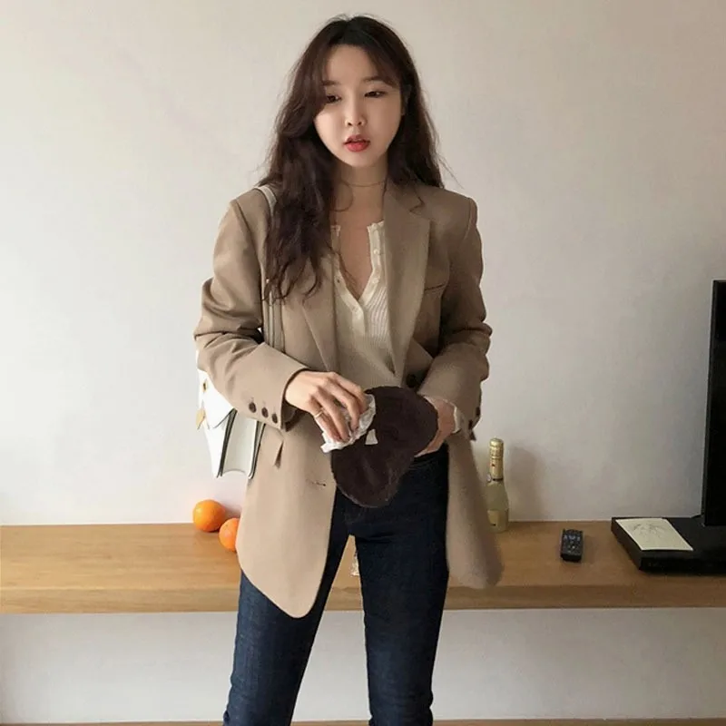 2021 Autumn New Women Fashion England Style Loose Button Suit Solid Casual Streetwear Overcoat Blazer
2021 Autumn New Women Fashion England Style Loose Button Suit Solid Casual Streetwear Overcoat Blazer