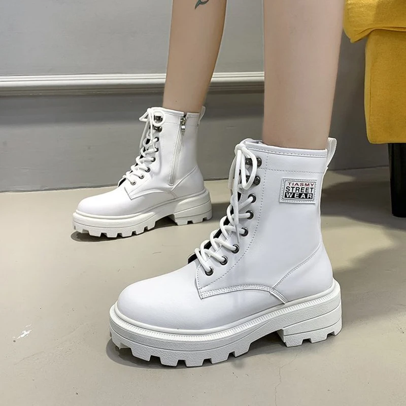 Young Women Leather Boots Anti-slip Waterproof Platform Western Boots Wedge Heel Lace Black White Plus Velvet Winter Warm Boots
Young Women Leather Boots Anti-slip Waterproof Platform Western Boots Wedge Heel Lace Black White Plus Velvet Winter Warm Boots