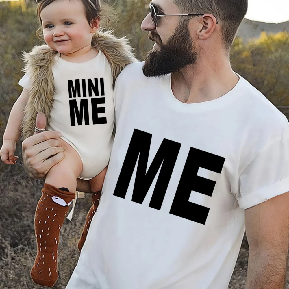New Tops ME&MINI ME Daddy And Kids Casual T Shirt Baby Cotton Rompers Family Matching Outfits Baby Funny Short Sleeve T-shirt
New Tops ME&MINI ME Daddy And Kids Casual T Shirt Baby Cotton Rompers Family Matching Outfits Baby Funny Short Sleeve T-shirt