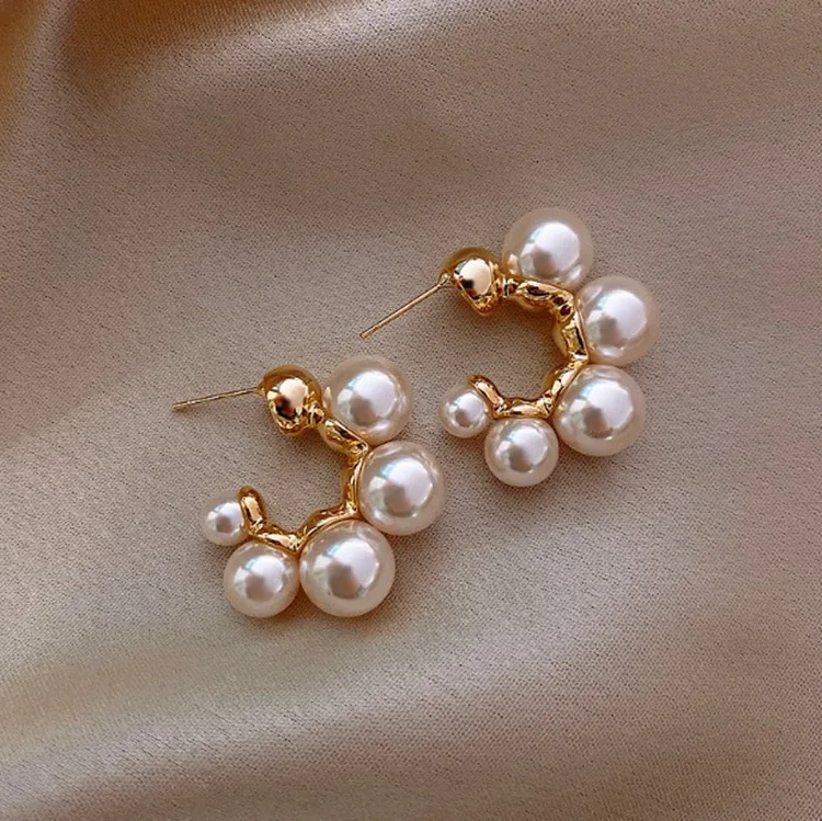 Fashionable Simple Letter C Shape Pearl Ear Nail Fashionable Fashion Department Super Fairy Lovely Temperament Aesthetic Earring
Fashionable Simple Letter C Shape Pearl Ear Nail Fashionable Fashion Department Super Fairy Lovely Temperament Aesthetic Earring