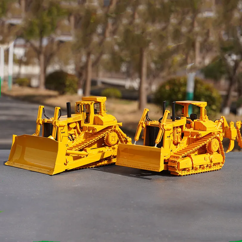 1/50 alloy casting car model Caterpillar bulldozer CAT D10 construction machinery high-end collection holiday gifts
1/50 alloy casting car model Caterpillar bulldozer CAT D10 construction machinery high-end collection holiday gifts