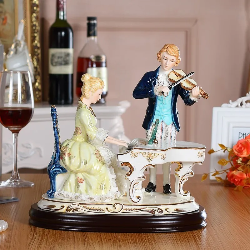High-end Luxury European-style Porcelain Puppet Living Room Home Decoration Crafts Ceramic Characters Playing Piano Creativity
High-end Luxury European-style Porcelain Puppet Living Room Home Decoration Crafts Ceramic Characters Playing Piano Creativity