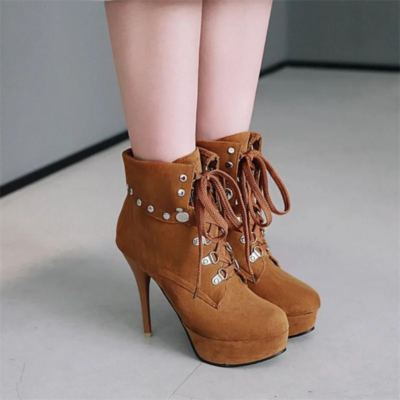 2021 spring and autumn women's boots new women's short boots fashion warm boots super high heel 11CM frosted large size 34-48
2021 spring and autumn women's boots new women's short boots fashion warm boots super high heel 11CM frosted large size 34-48