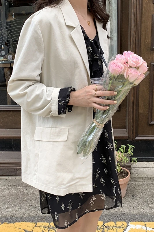 FY001 Suit jacket female slim and versatile retro.
FY001 Suit jacket female slim and versatile retro.