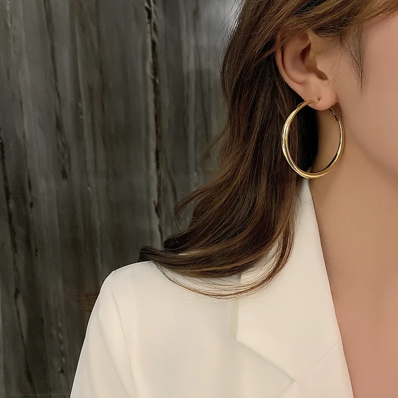 Exaggerated atmosphere Circle Earrings 2020 new fashion European and American style metal mesh red popular Earrings female tempe
Exaggerated atmosphere Circle Earrings 2020 new fashion European and American style metal mesh red popular Earrings female tempe
