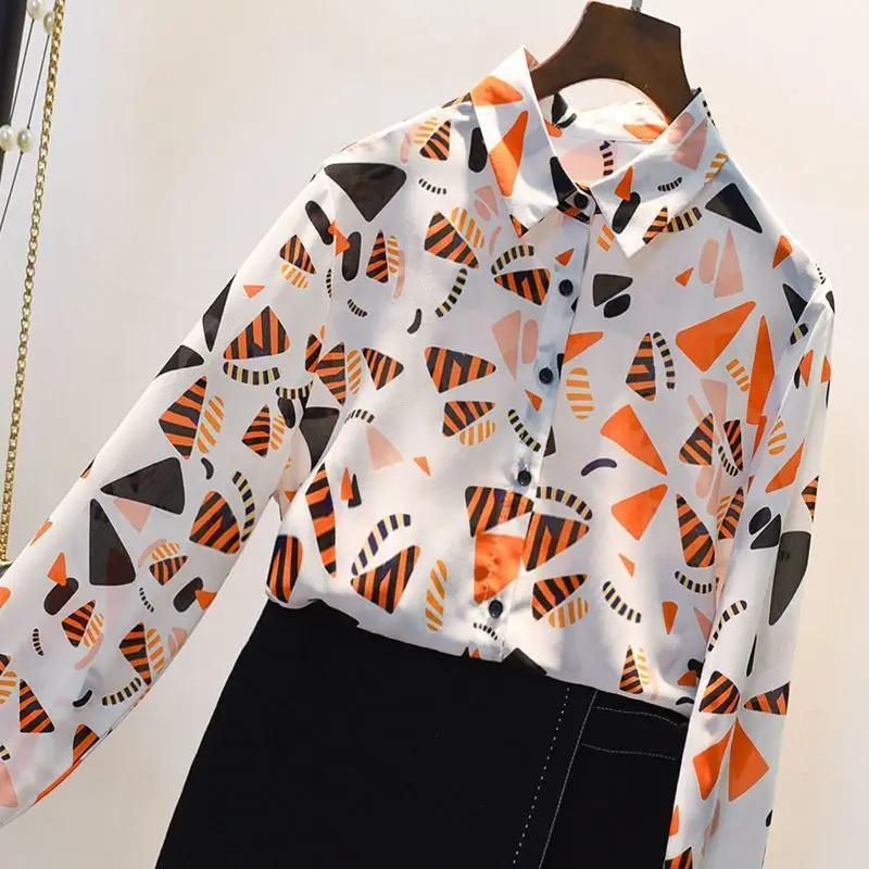 Printed Long-Sleeved Shirt Women 's Design Sense Niche Retro Top 2021 New Korean Style Loose Slimming
Printed Long-Sleeved Shirt Women 's Design Sense Niche Retro Top 2021 New Korean Style Loose Slimming