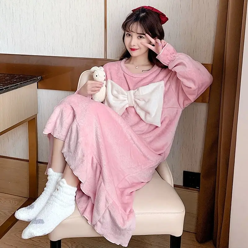 Flannel Pajamas Women's Winter New Round Neck Solid Color Korean Long Sleeve Bow Nightdress Women's Home Clothes
Flannel Pajamas Women's Winter New Round Neck Solid Color Korean Long Sleeve Bow Nightdress Women's Home Clothes