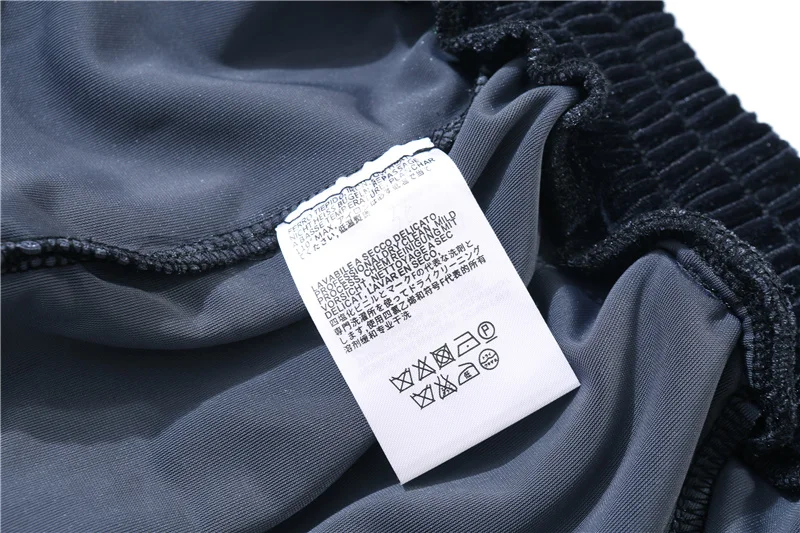 Summer 2021 Fashion All-match Trend Shorts Silver Embroidered Pocket Velvet Shorts Men and Women High-quality Leisure
Summer 2021 Fashion All-match Trend Shorts Silver Embroidered Pocket Velvet Shorts Men and Women High-quality Leisure