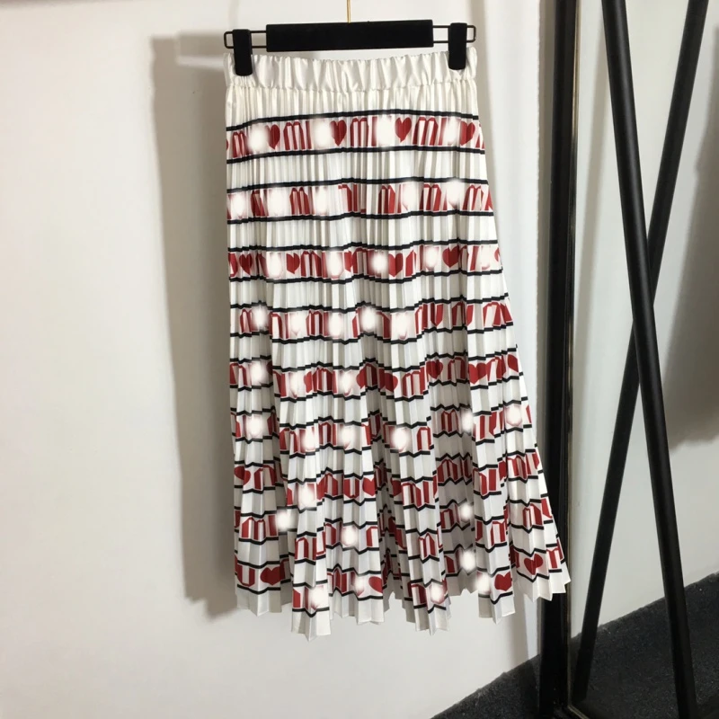 2021 spring and summer new letter love print stripe color matching skirt women'sfashion stretch high waist pleated midi skirt XL
2021 spring and summer new letter love print stripe color matching skirt women'sfashion stretch high waist pleated midi skirt XL