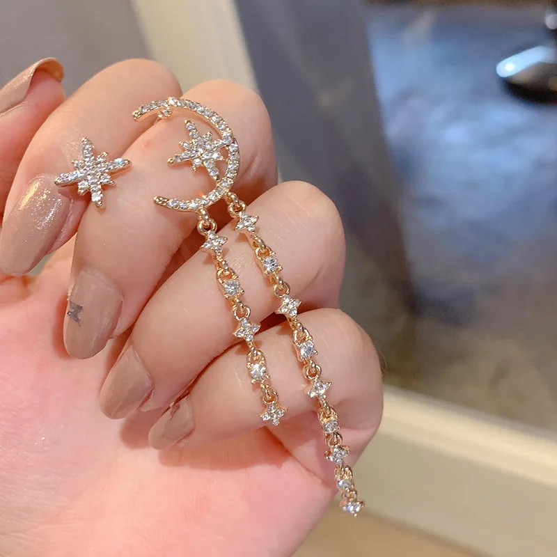 LOVOACC Exquisite Full Spark Rhinestone Moon Star Pendant Earrings for Women Girls Asymmetry Long Tassel Earrings Accessories
LOVOACC Exquisite Full Spark Rhinestone Moon Star Pendant Earrings for Women Girls Asymmetry Long Tassel Earrings Accessories