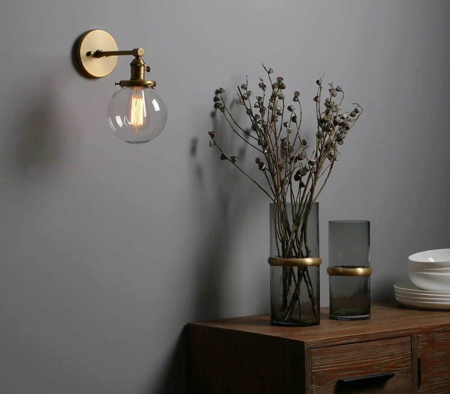 Industrial Wall Lamp Globe Wall Light with 5.9 Inches Glass Lampshade for Home Decoration
Industrial Wall Lamp Globe Wall Light with 5.9 Inches Glass Lampshade for Home Decoration