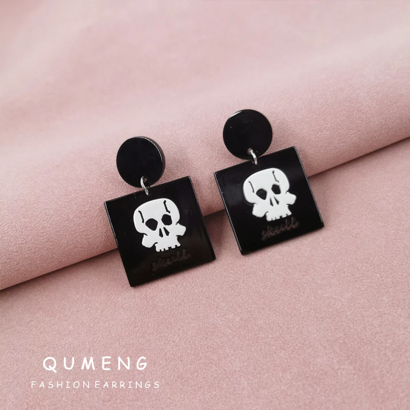 QUMENG 2021 Новый дизайн мягкий Хип-Хоп Хэллоуин черный геометрический квадратный белый череп искусственные простые ювелирные изделия
QUMENG 2021 Новый дизайн мягкий Хип-Хоп Хэллоуин черный геометрический квадратный белый череп искусственные простые ювелирные изделия