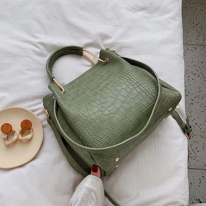 Stone Pattern PU Leather Bucket Bags For Women 2021 Small Shoulder Messenger Bag Lady Fashion Handbags Luxury Totes
Stone Pattern PU Leather Bucket Bags For Women 2021 Small Shoulder Messenger Bag Lady Fashion Handbags Luxury Totes