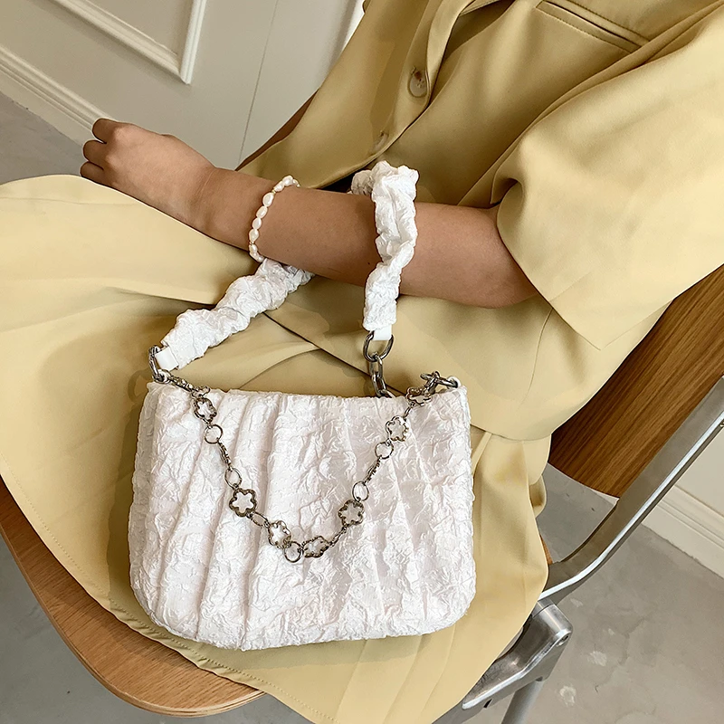 Brand Pleated Armpit Bag Metal Chain Women Shoulder Bag High Quality Tote Bags for Women Designer Handbag Luxury Shoulder Purses
Brand Pleated Armpit Bag Metal Chain Women Shoulder Bag High Quality Tote Bags for Women Designer Handbag Luxury Shoulder Purses