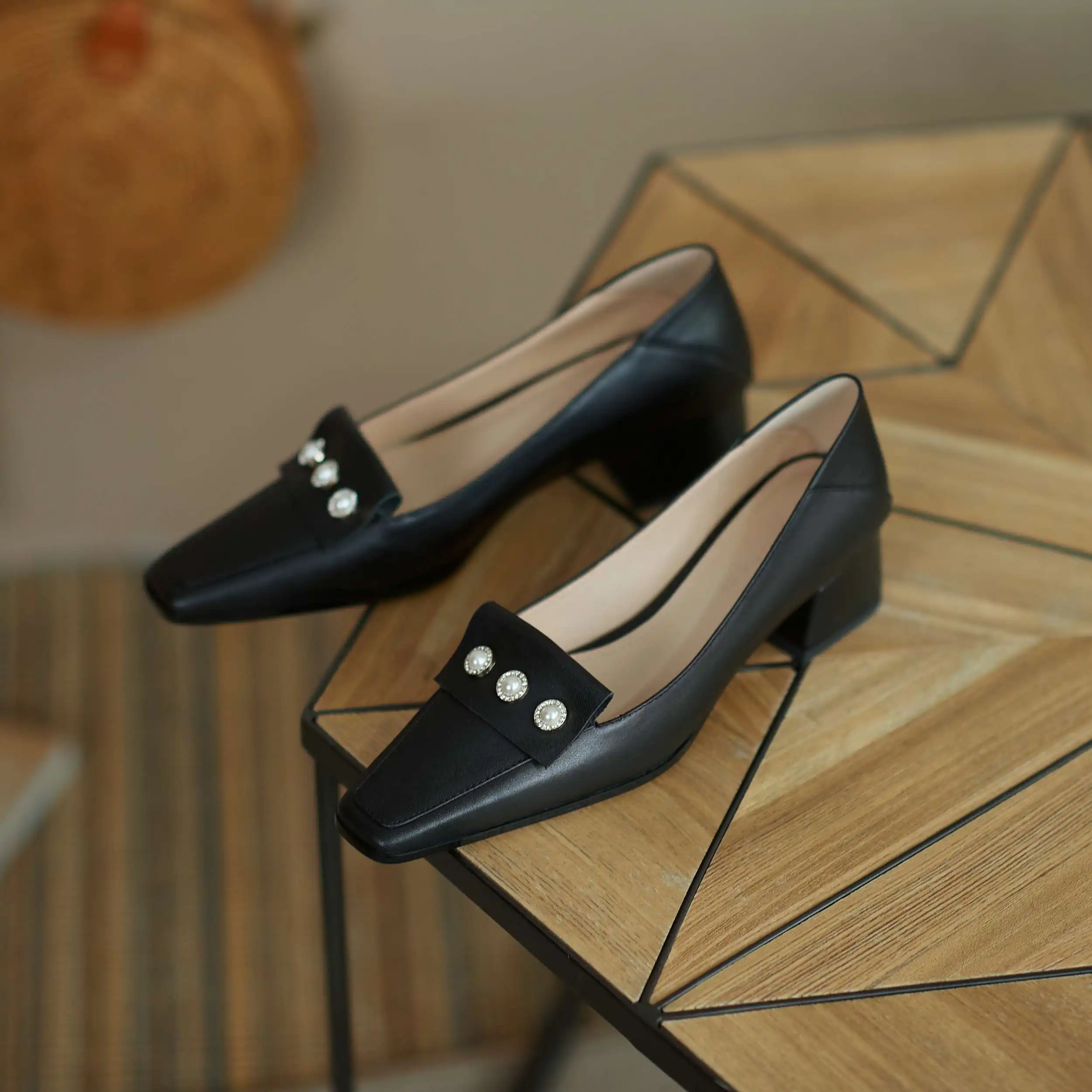 Krazing Pot 2021 natural leather square toe high heels pearl elegant ladies dance party slip on spring recommend women pumps L32
Krazing Pot 2021 natural leather square toe high heels pearl elegant ladies dance party slip on spring recommend women pumps L32