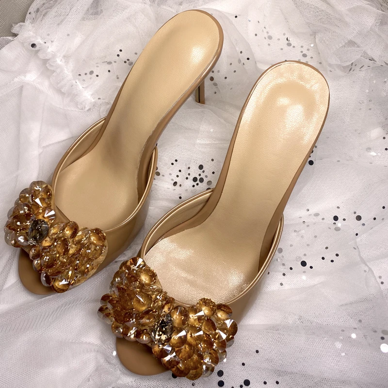 Rhinestone decorative bow ladies high heels black gold round toe high heels summer ladies party slippers
Rhinestone decorative bow ladies high heels black gold round toe high heels summer ladies party slippers