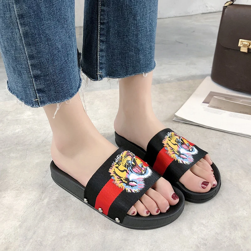 Women Summer Slippers Beach Slide Sandals Soft Sole Flip Flops Cartoon Cat Tiger Non-Slip Men Ladies Couple Flat Shoes Zapatilla 
Women Summer Slippers Beach Slide Sandals Soft Sole Flip Flops Cartoon Cat Tiger Non-Slip Men Ladies Couple Flat Shoes Zapatilla