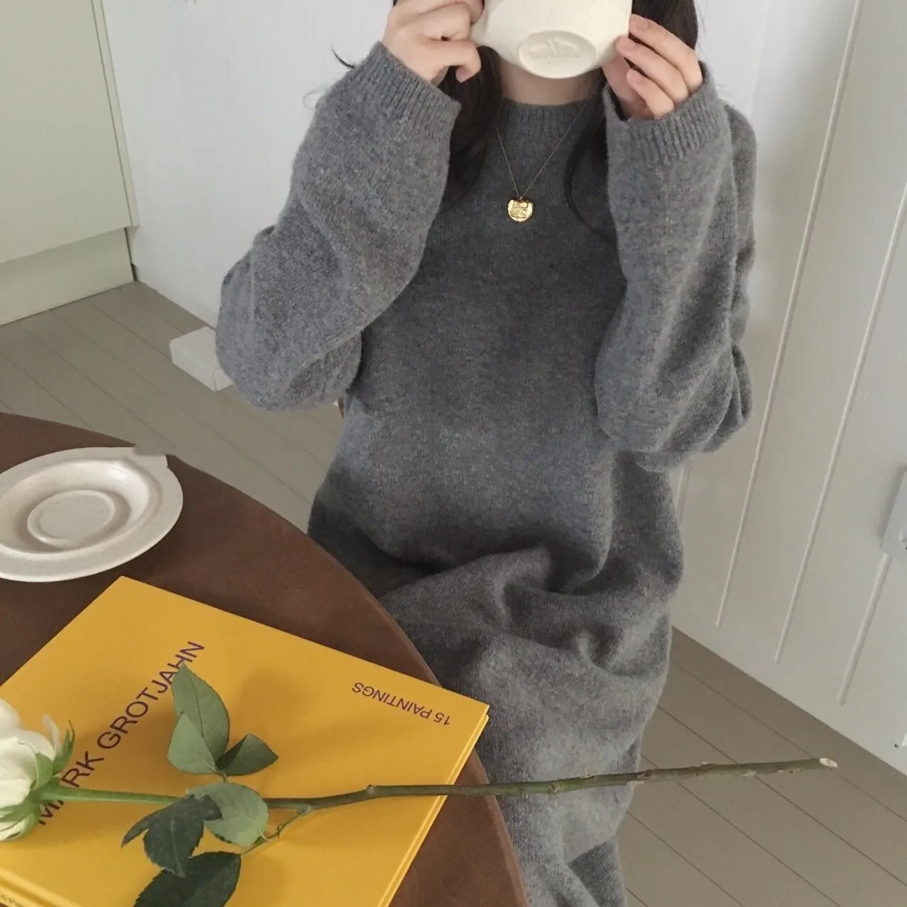 Korean pregnant women chic style lazy temperament thin solid color loose round neck long simple pregnant women's wool dress
Korean pregnant women chic style lazy temperament thin solid color loose round neck long simple pregnant women's wool dress