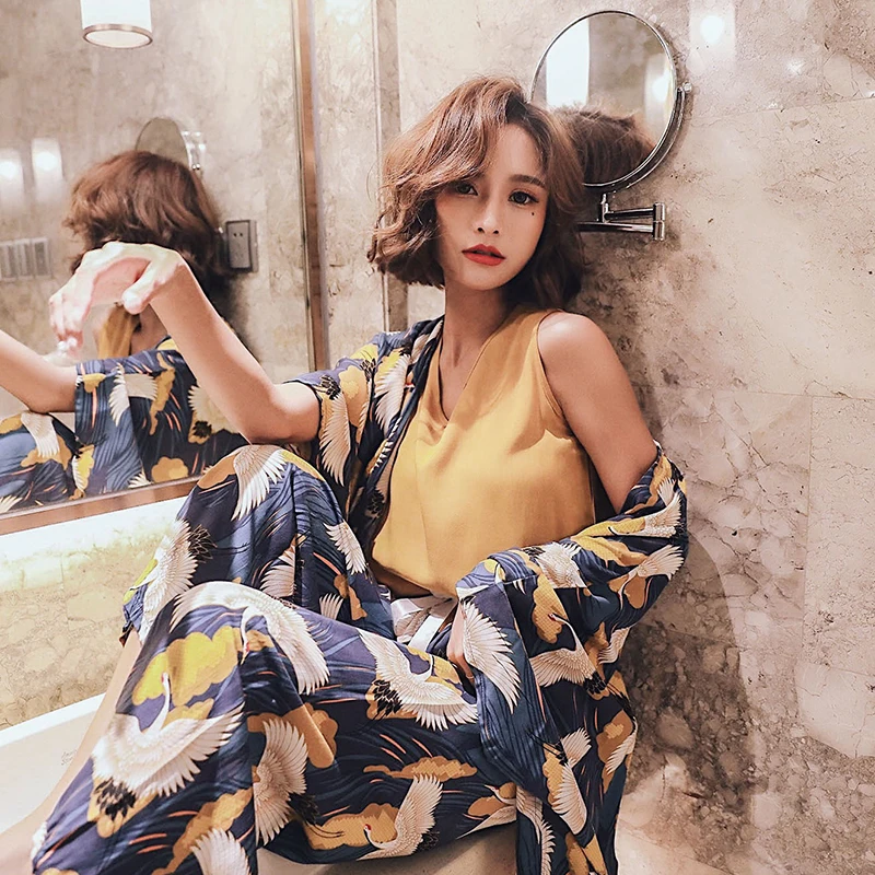 100% Viscose Women Pajamas Sets Pyjamas Set Printed Sleepwear Female Night Suits Sleep Wear Sets 4 Pieces Home Clothes BANNIROU 
100% Viscose Women Pajamas Sets Pyjamas Set Printed Sleepwear Female Night Suits Sleep Wear Sets 4 Pieces Home Clothes BANNIROU