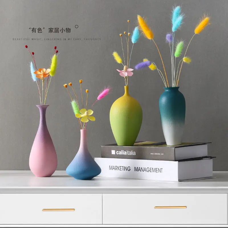 Nordic wind dried flower decoration small vase TV cabinet table light luxury flower arrangement ceramic living room furnishings
Nordic wind dried flower decoration small vase TV cabinet table light luxury flower arrangement ceramic living room furnishings