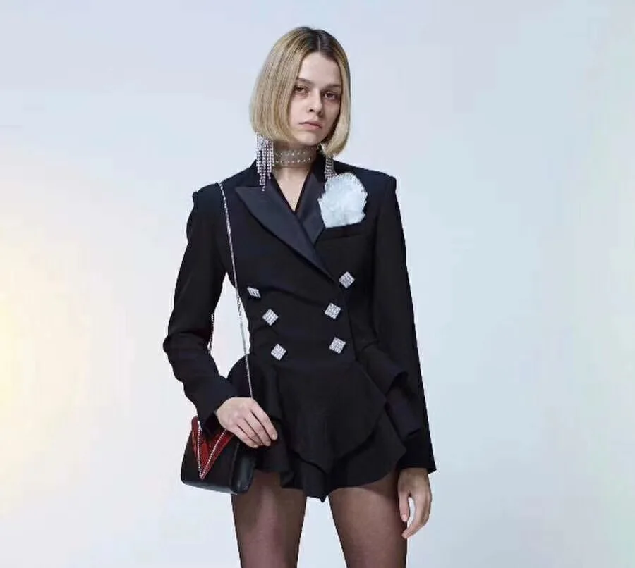 New European luxury diamond double breasted cascading lace A pendulum accept waist shoulder pads suit jacket
New European luxury diamond double breasted cascading lace A pendulum accept waist shoulder pads suit jacket