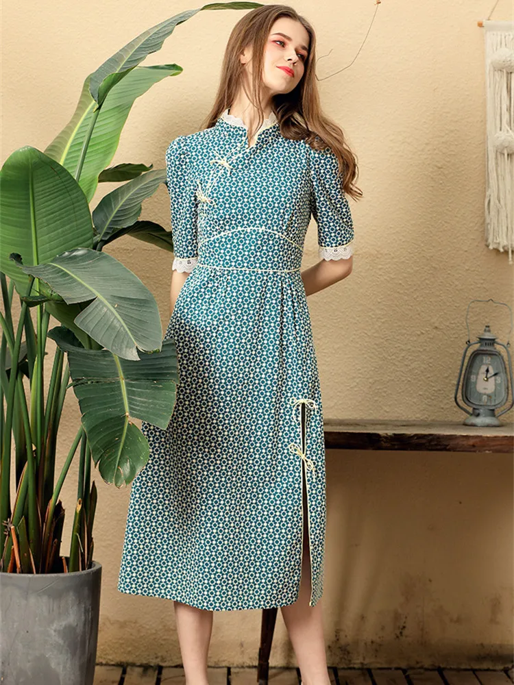 Improved Cheongsam Dress Young Style Floral Art Five-point Sleeves Tight-fitting High Slit Summer A-line Skirt
Improved Cheongsam Dress Young Style Floral Art Five-point Sleeves Tight-fitting High Slit Summer A-line Skirt