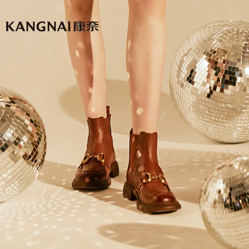 KANGNAI Chelsea Boots Women Leather Metal Decoration Ankle Boots Elastic Band Round Toe Retro Female Autumn Winter Shoes
KANGNAI Chelsea Boots Women Leather Metal Decoration Ankle Boots Elastic Band Round Toe Retro Female Autumn Winter Shoes