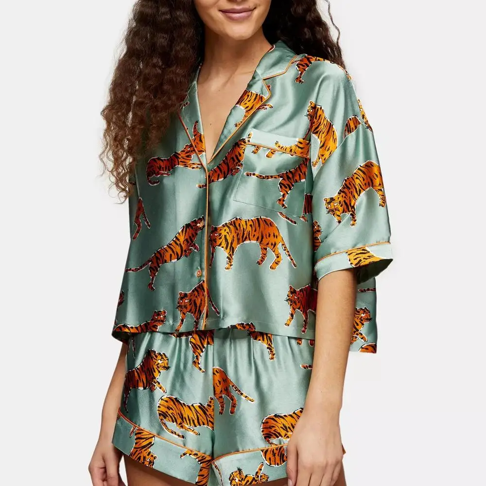 Fashion Za Animal Leopard Satin Short Shirt Pajama Suits Elastic Waist Wide Leg Shorts Women Loose Short Sleeve Top 2 Pieces Set
Fashion Za Animal Leopard Satin Short Shirt Pajama Suits Elastic Waist Wide Leg Shorts Women Loose Short Sleeve Top 2 Pieces Set