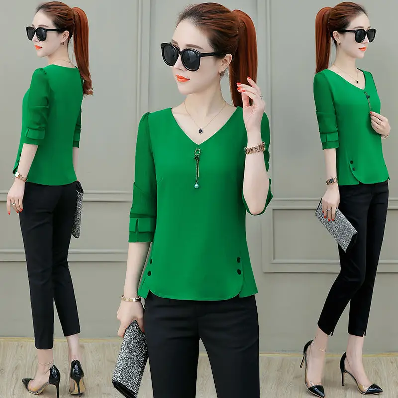 2021 fashion slim chiffon shirt top v-neck small shirt
2021 fashion slim chiffon shirt top v-neck small shirt