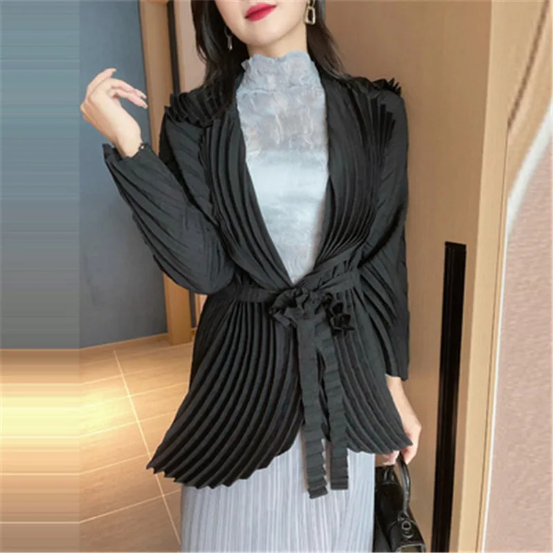 Little fragrant wind jacket female 2021 autumn new Miyake folds fashion suit collar is thinner and short cardigan pleated shirt
Little fragrant wind jacket female 2021 autumn new Miyake folds fashion suit collar is thinner and short cardigan pleated shirt