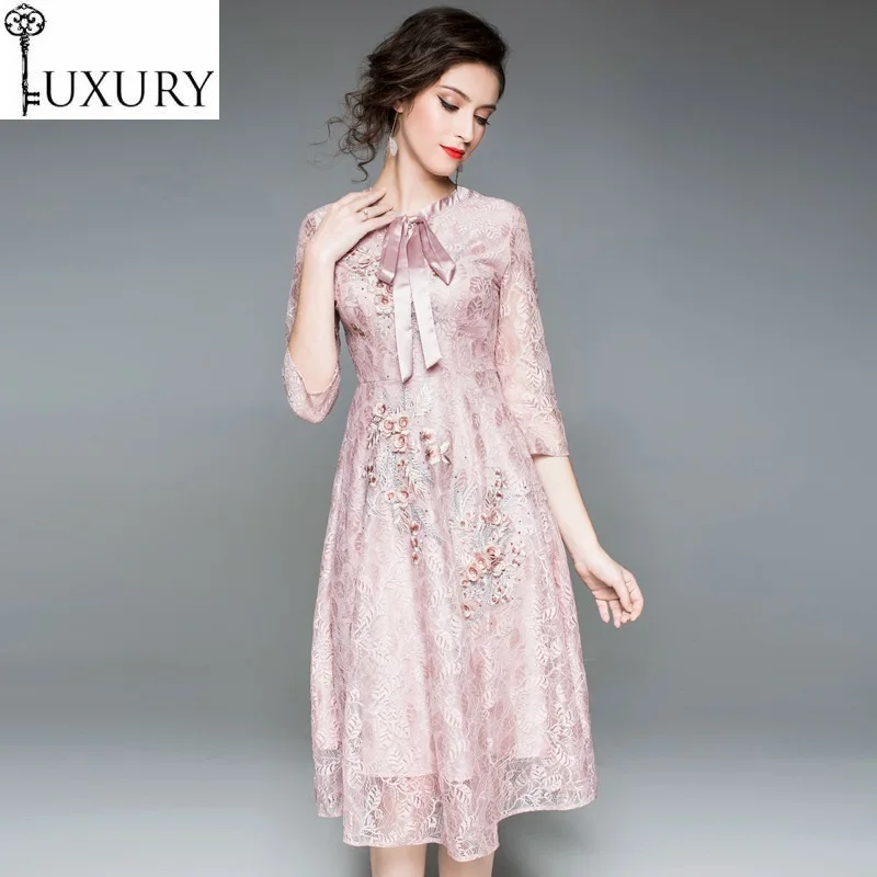 Fashion Tunic Vestidos Lace Special Occasion Women Bow Collar Luxury Embroidery Midi Party Sexy Dress Female
Fashion Tunic Vestidos Lace Special Occasion Women Bow Collar Luxury Embroidery Midi Party Sexy Dress Female