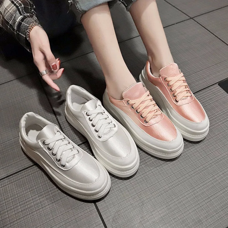 2019 Chunky Sneakers woman Casual Shoes Female Fashion Women Sneakers Lace Up High Leisure Footwears Basket Femme S4-90
2019 Chunky Sneakers woman Casual Shoes Female Fashion Women Sneakers Lace Up High Leisure Footwears Basket Femme S4-90