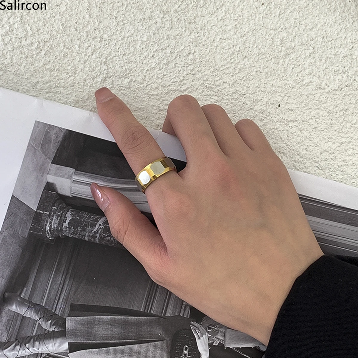 2021 Trend Hiphop Stainless Steel Gold Color Men's Ring Aesthetic Indie Rings For Women New Korean Kpop Jewelry Gifts Wholesale
2021 Trend Hiphop Stainless Steel Gold Color Men's Ring Aesthetic Indie Rings For Women New Korean Kpop Jewelry Gifts Wholesale