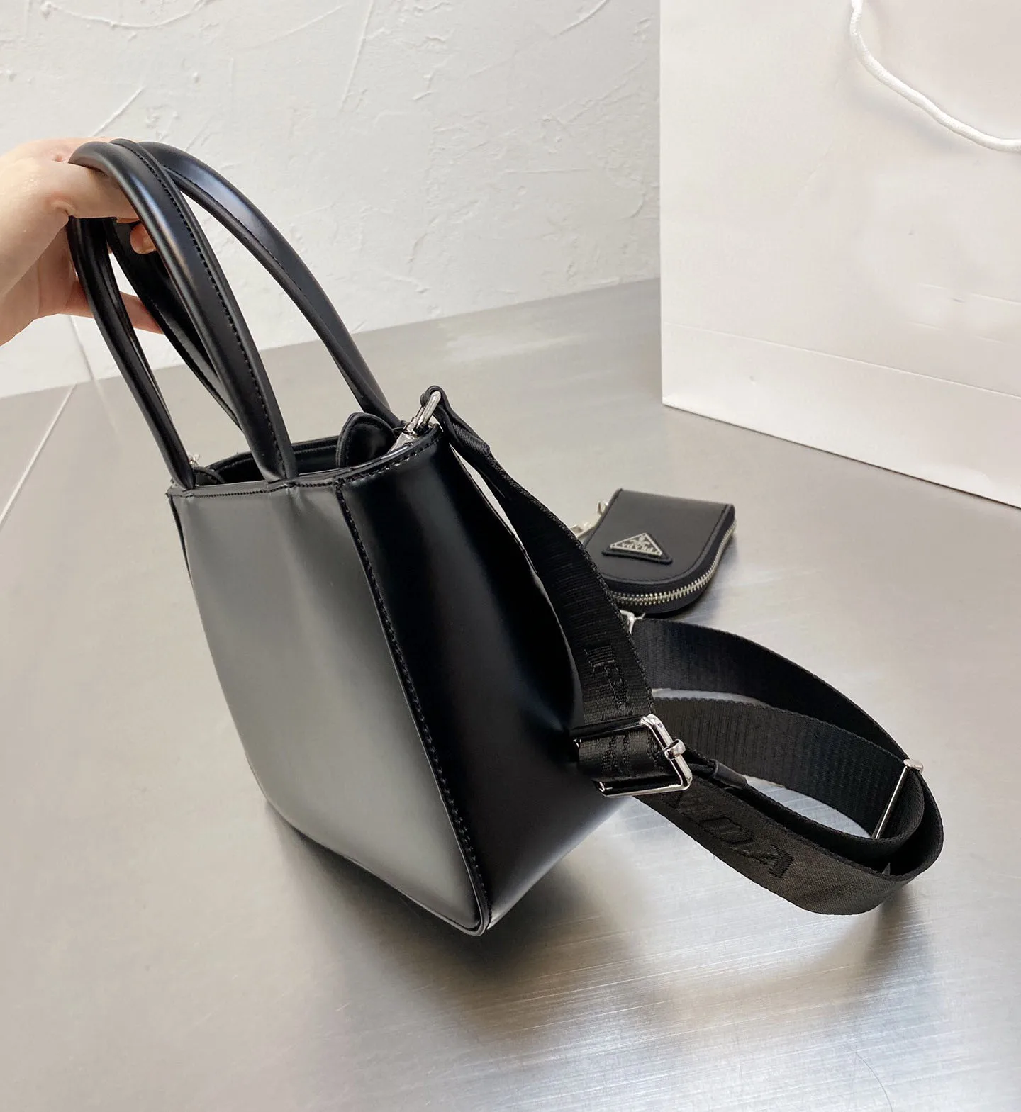 Black Tramp Bag with Gift Box Women's Crossbody Bag Women's Crossbody Bag Hand Held
Black Tramp Bag with Gift Box Women's Crossbody Bag Women's Crossbody Bag Hand Held