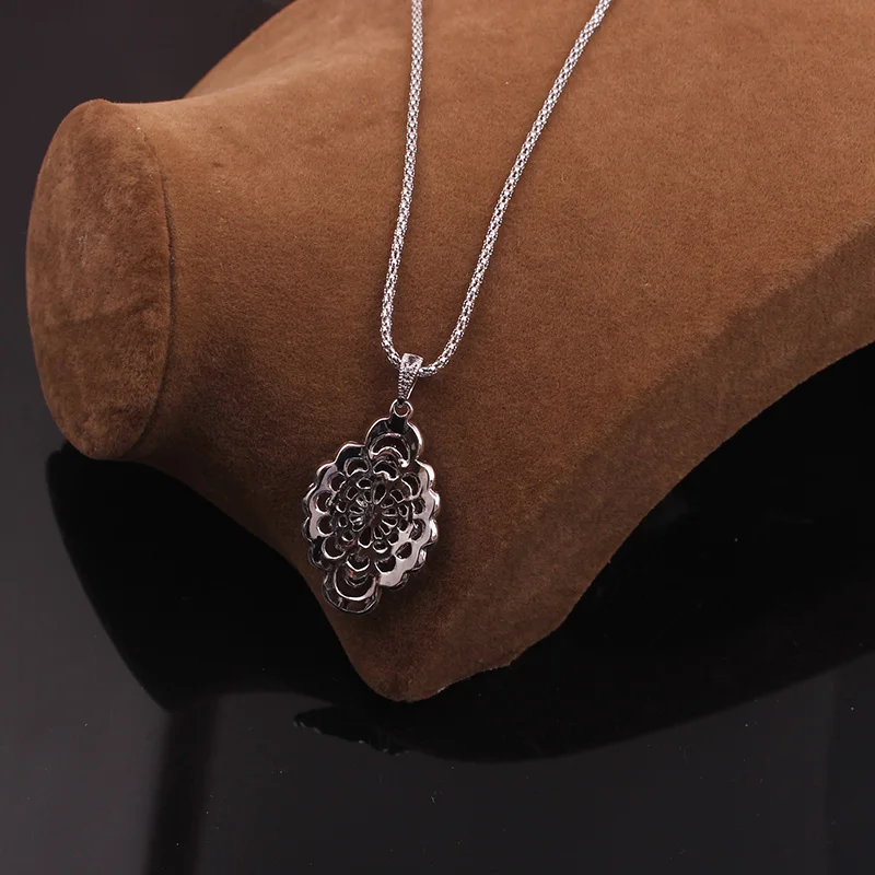 Ajojewel Black Rhinestone Flower Necklace Women Link Length 45CM Vintage Original Jewelry
Ajojewel Black Rhinestone Flower Necklace Women Link Length 45CM Vintage Original Jewelry