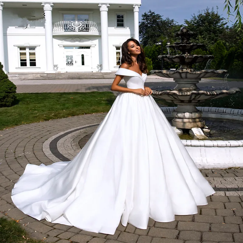 

Liyuke Puro Blanco elegante satén Línea A vestido de novia con cuello en V Folden fuera del hombro vestido de novia