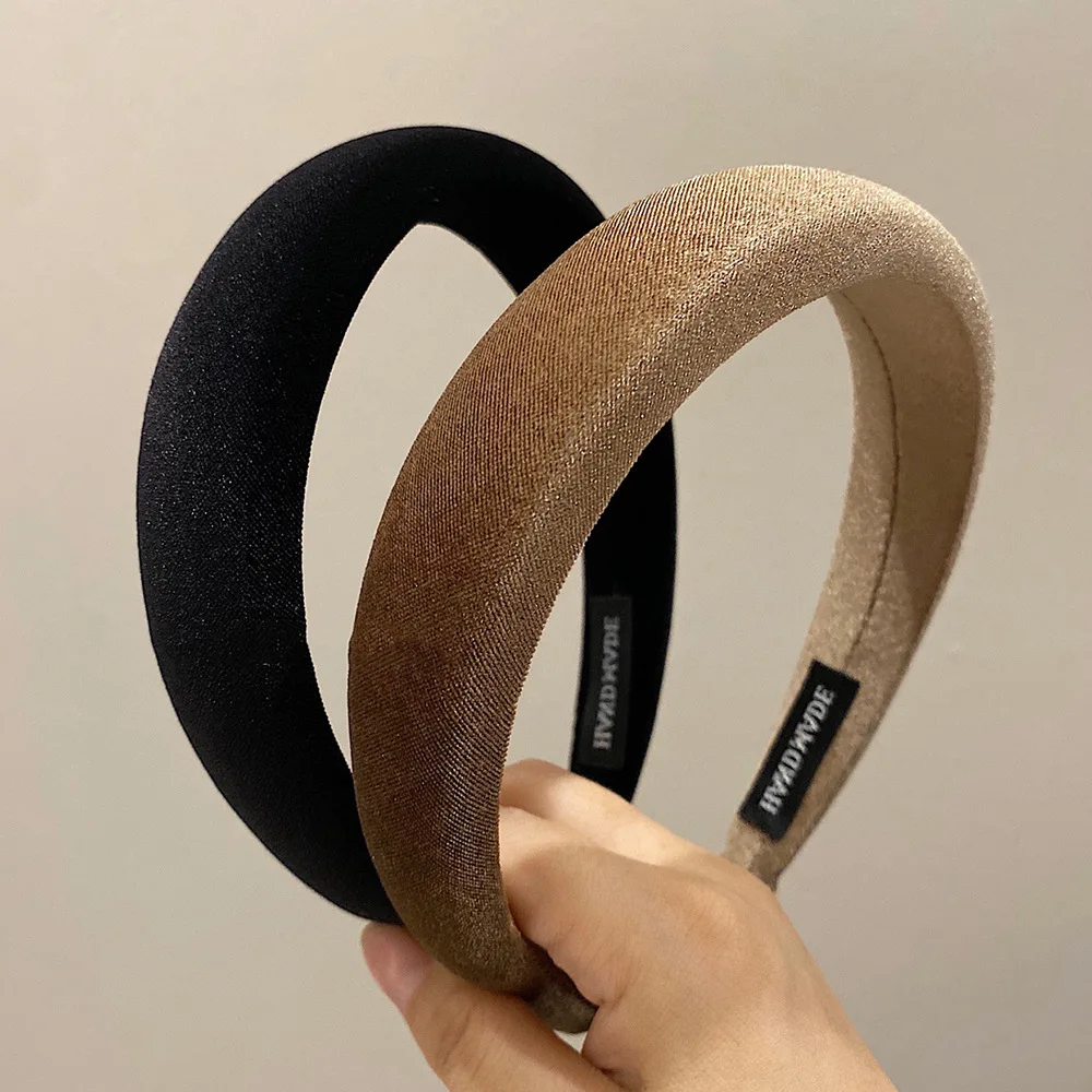 New Wide-brimmed Fabric Hairband Women Wild Go Out Simple Style Headband Solid Hairband Headband Hair Accessories Headwear Gifts
New Wide-brimmed Fabric Hairband Women Wild Go Out Simple Style Headband Solid Hairband Headband Hair Accessories Headwear Gifts