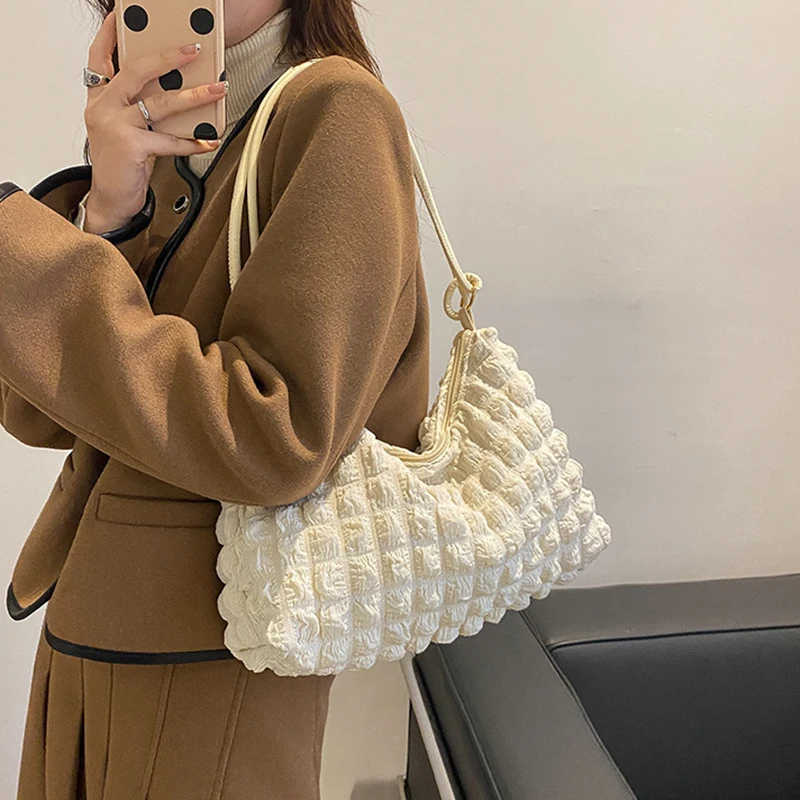 2021 Lattice Pattern Shoulder Bag Handbag Women Large pleated lace Capacity Tote Bags Ladies Quilted Plush Shopper Bag
2021 Lattice Pattern Shoulder Bag Handbag Women Large pleated lace Capacity Tote Bags Ladies Quilted Plush Shopper Bag