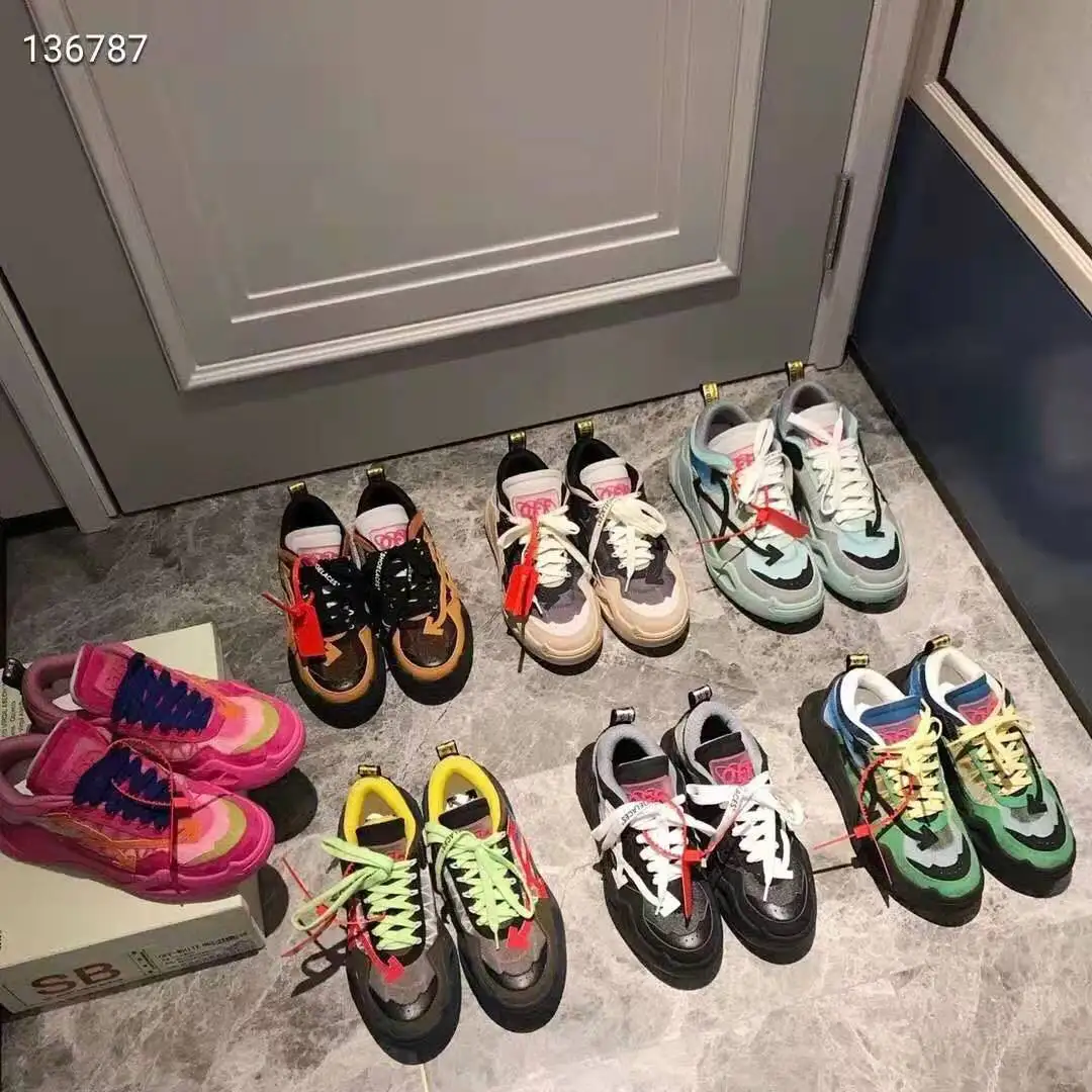 Men Women Trendy Shoes 2021 Luxury Brand Designers Arrow Chunky Sneakers Women White Black Street Fashion Off Shoe Size 35-45
Men Women Trendy Shoes 2021 Luxury Brand Designers Arrow Chunky Sneakers Women White Black Street Fashion Off Shoe Size 35-45