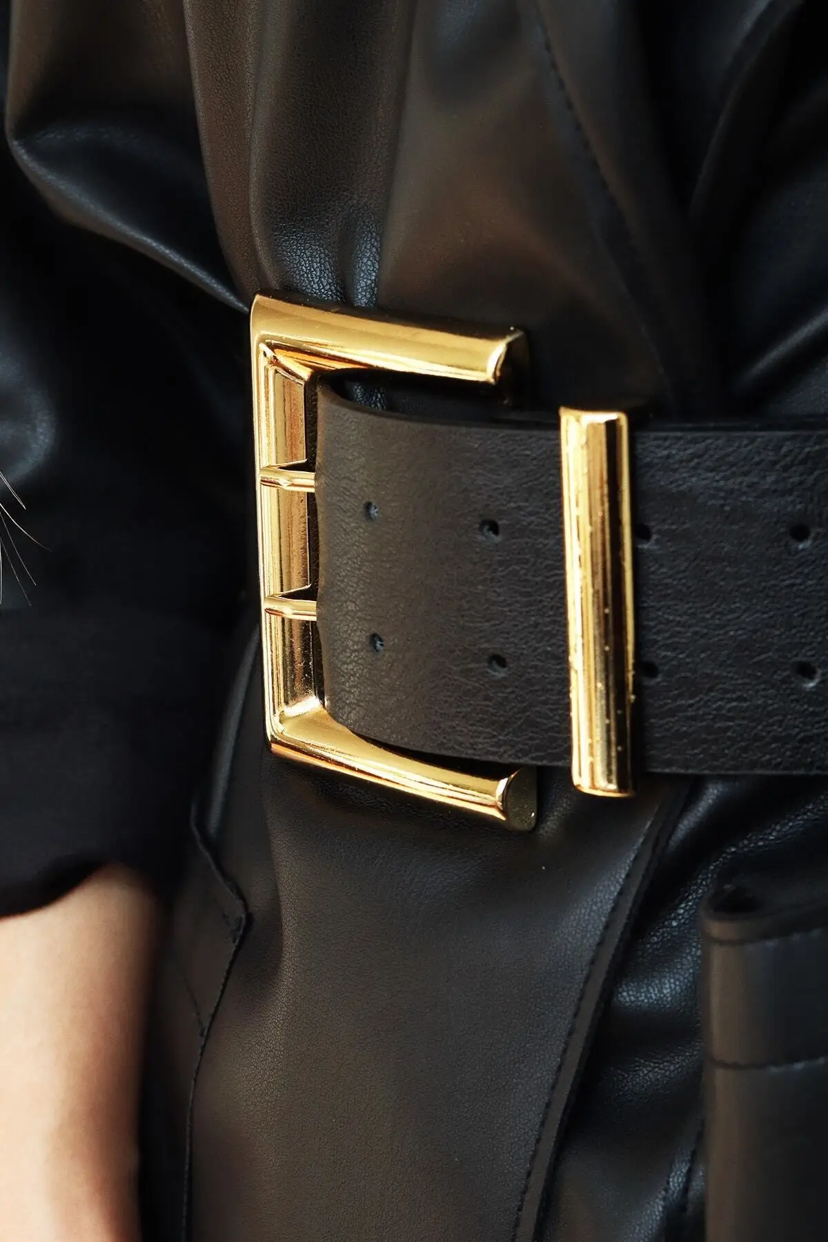 2021 New Fashion Women Faux Leather Double Row Black Belt With Gold Buckle Lux Convenient Free And Fast Shipping
2021 New Fashion Women Faux Leather Double Row Black Belt With Gold Buckle Lux Convenient Free And Fast Shipping