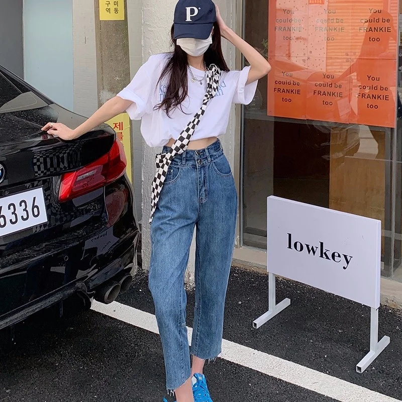 Straight High Waist Jeans Women 2021 Korean Spring Simple New Fashion All Match High Waist Loose Metal Love Button Jeans
Straight High Waist Jeans Women 2021 Korean Spring Simple New Fashion All Match High Waist Loose Metal Love Button Jeans