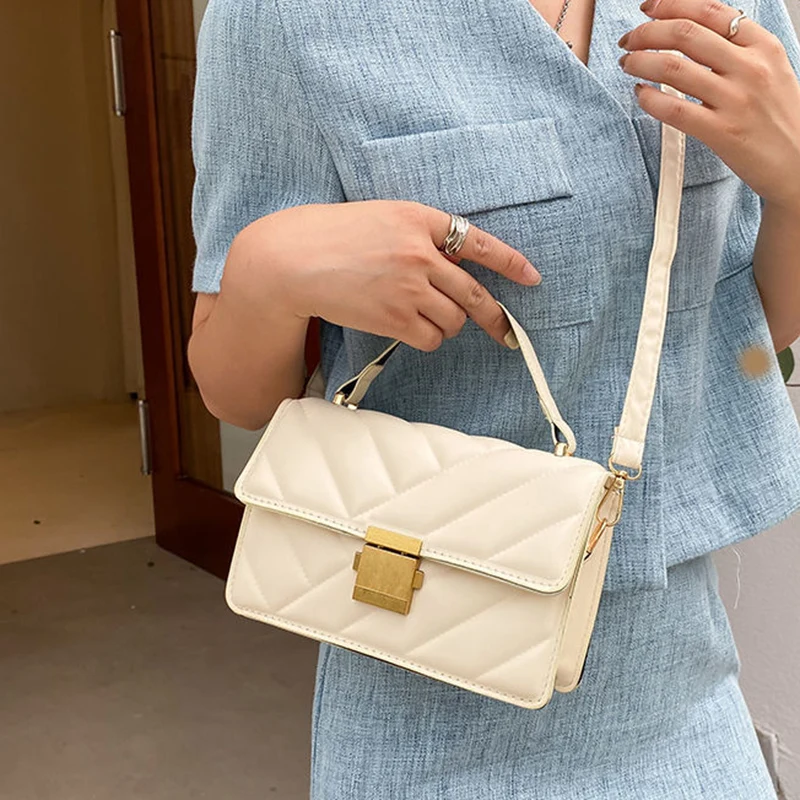 Shoulder Bag Female Designer Crossbody Bag Women Bag Handbag Purse All-match PU Leather Simple Fashion 2021 New Diamond Lattice
Shoulder Bag Female Designer Crossbody Bag Women Bag Handbag Purse All-match PU Leather Simple Fashion 2021 New Diamond Lattice