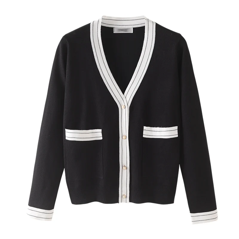 the spring and autumn period and the han edition hit the new color stripe brief paragraph with a v-neck sweater coat
the spring and autumn period and the han edition hit the new color stripe brief paragraph with a v-neck sweater coat