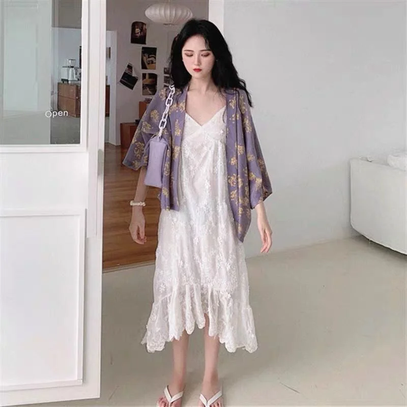 Women's Casual Kimono Japanese Style Summer New Floral Printing Loose Thin Sweet Girls Cardigan Tops Sun Protection Clothing
Women's Casual Kimono Japanese Style Summer New Floral Printing Loose Thin Sweet Girls Cardigan Tops Sun Protection Clothing