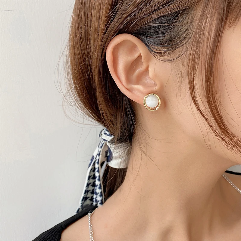 Opal Stud Earrings Woman Korean Exquisite Design Hoop Ear Clip Pearl Earrings 2021 Trend Piercing Luxuri Jewelry For Girl Gift
Opal Stud Earrings Woman Korean Exquisite Design Hoop Ear Clip Pearl Earrings 2021 Trend Piercing Luxuri Jewelry For Girl Gift